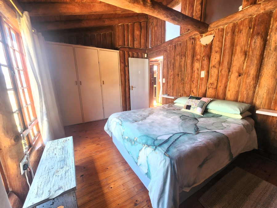 3 Bedroom Property for Sale in Boggomsbaai Western Cape